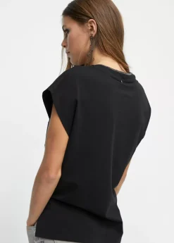 New Camiseta detalle cadena Camisetas Y Tops