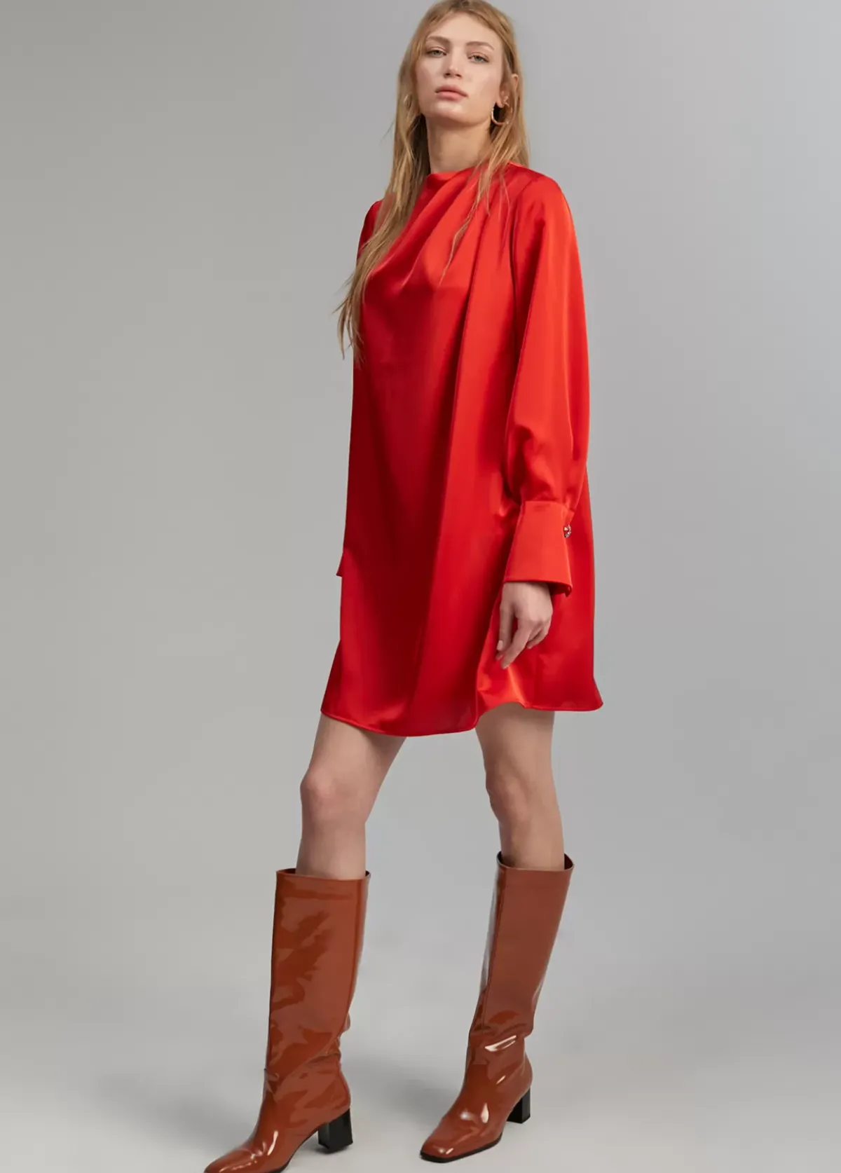 Sale Vestido corto satinado Vestidos Y Faldas