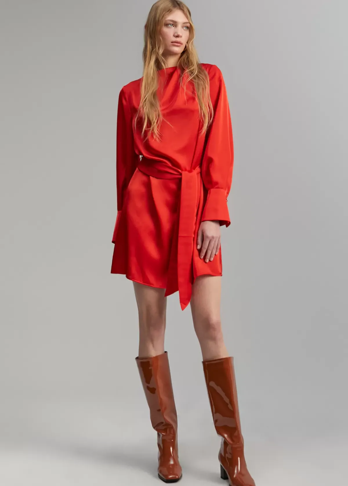 Sale Vestido corto satinado Vestidos Y Faldas