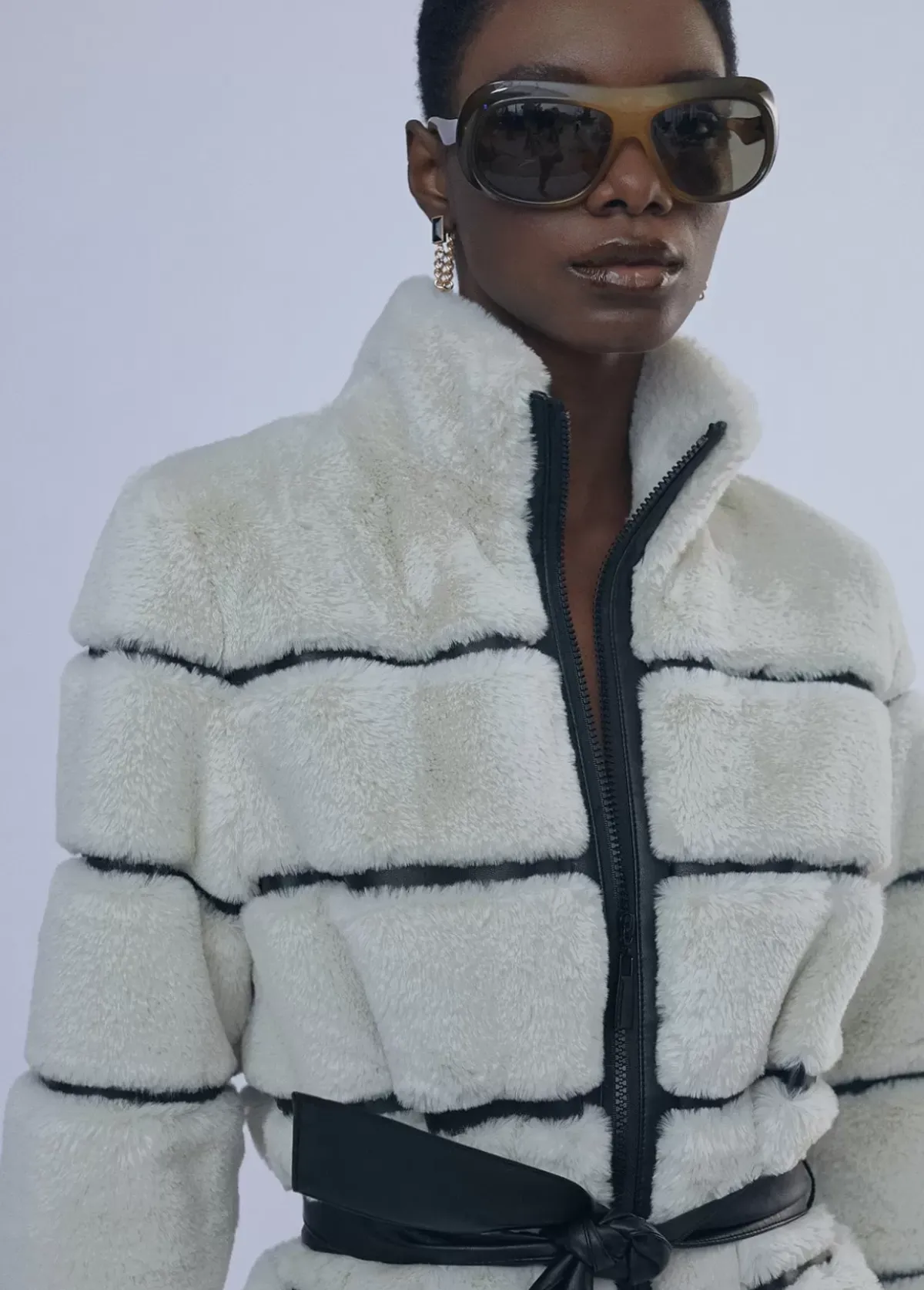 Outlet Abrigo pelo detalle efecto piel | COLECCIÓN LOLA | Lola Casademunt Abrigos Y Cazadoras