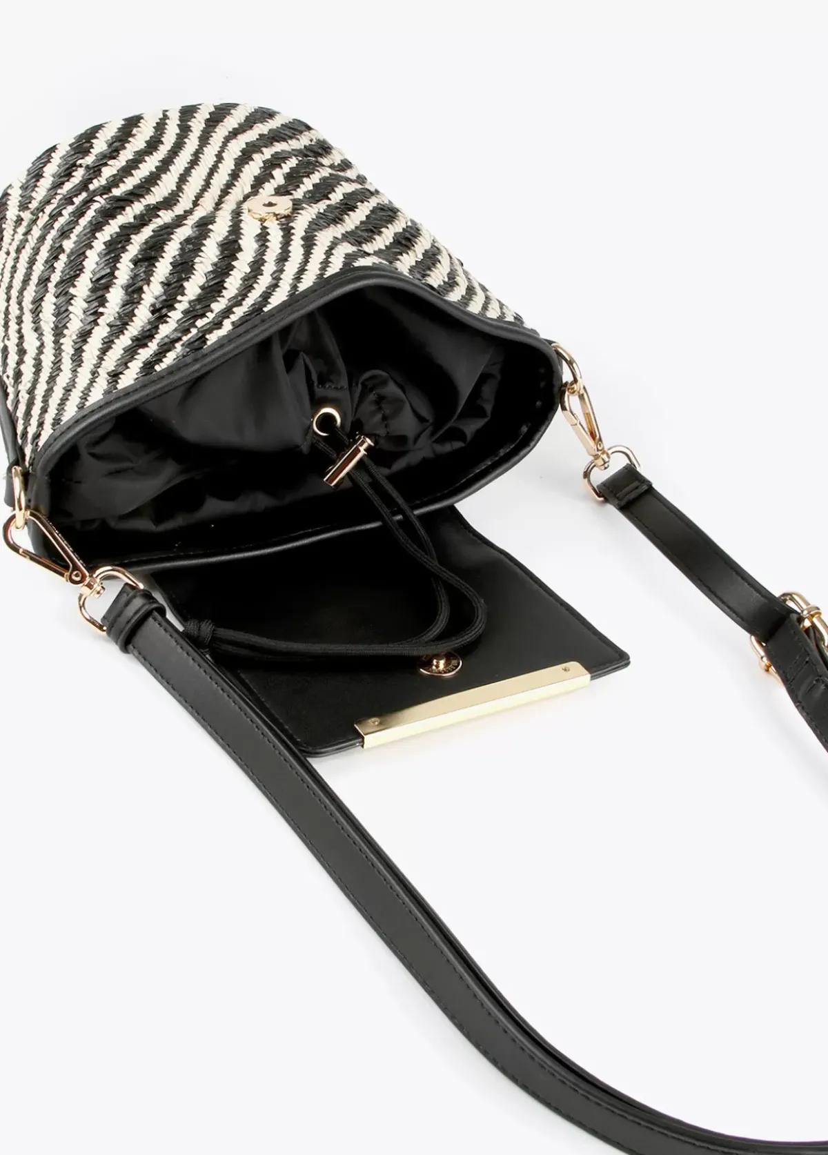 Sale Bolsito bandolera tipo cesta Bolsos