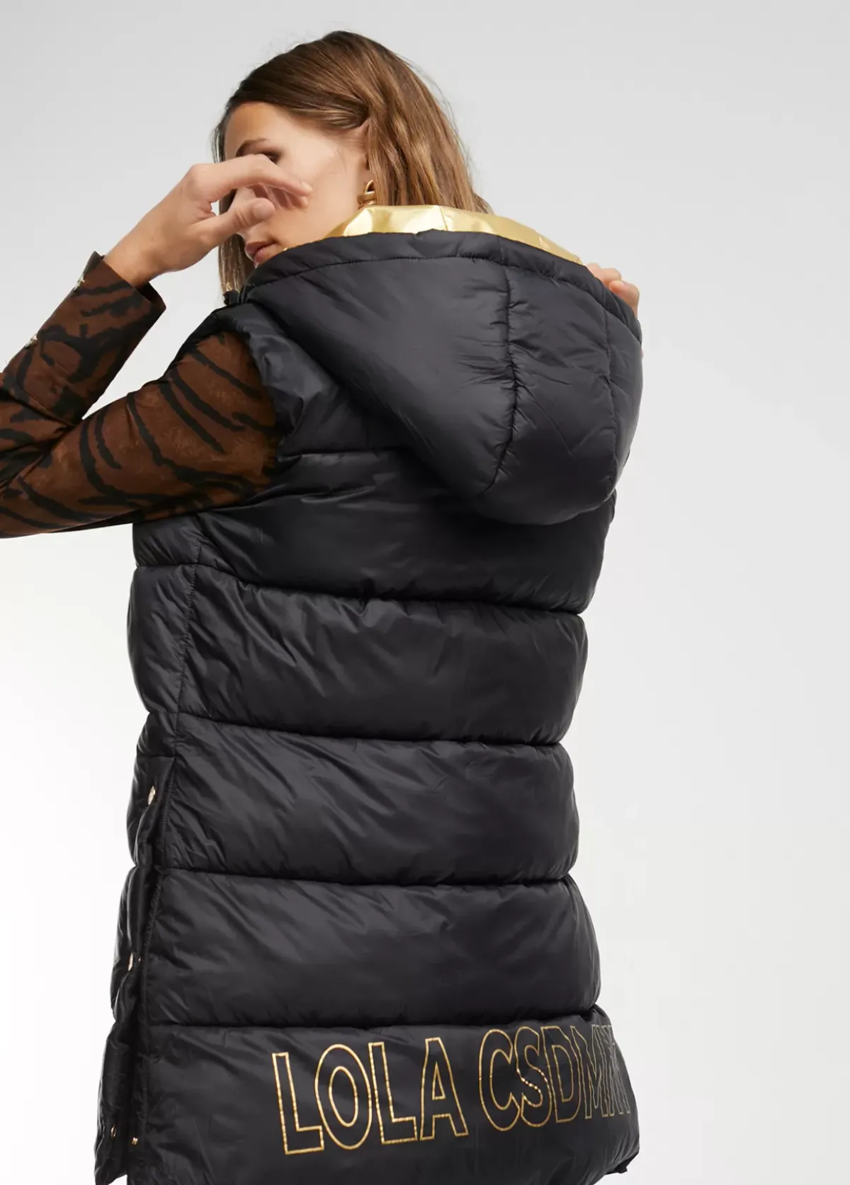 Hot Chaleco detalles dorados Chalecos