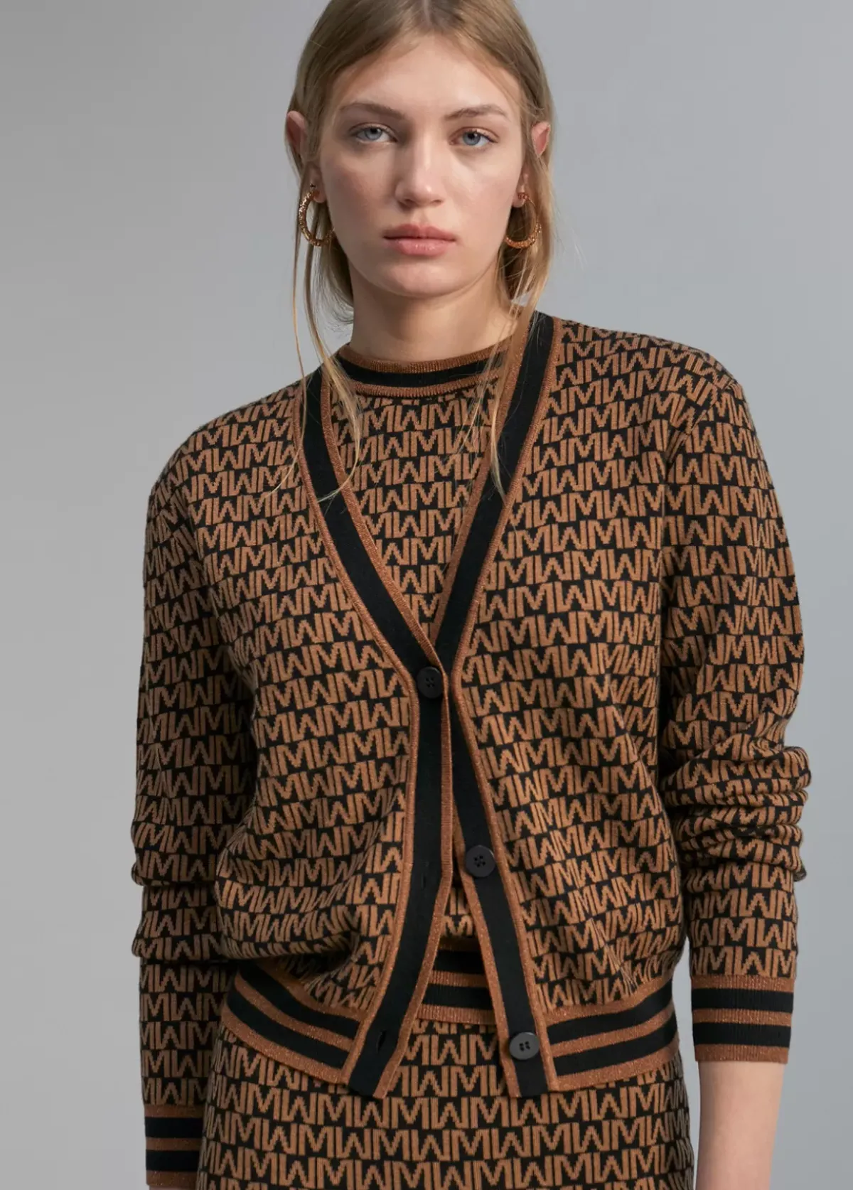 New Cárdigan monograma Punto