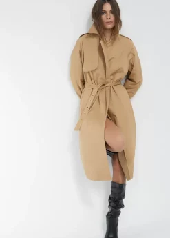 New Gabardina detalle logo Chaquetas Y Gabardinas