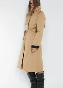 New Gabardina detalle logo Chaquetas Y Gabardinas