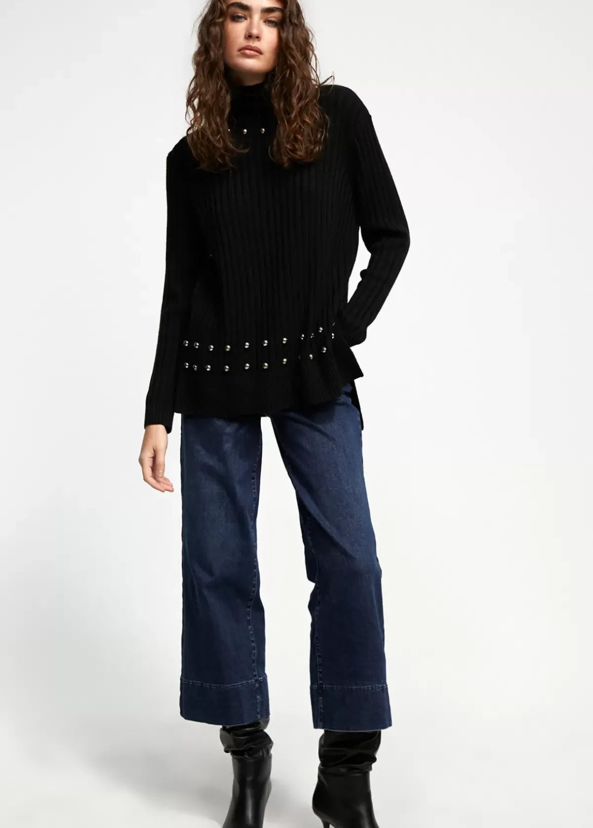 Outlet Jersey cuello alto con tachas Punto