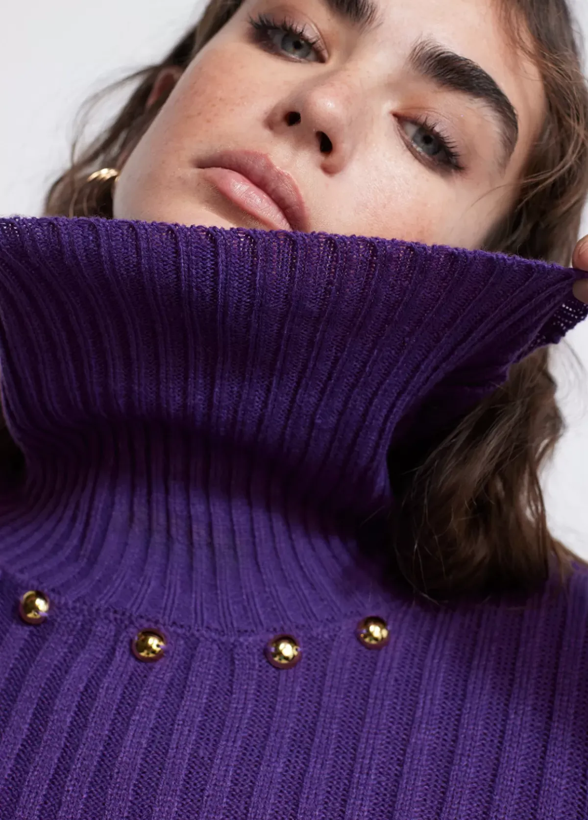 Sale Jersey cuello alto con tachas Punto