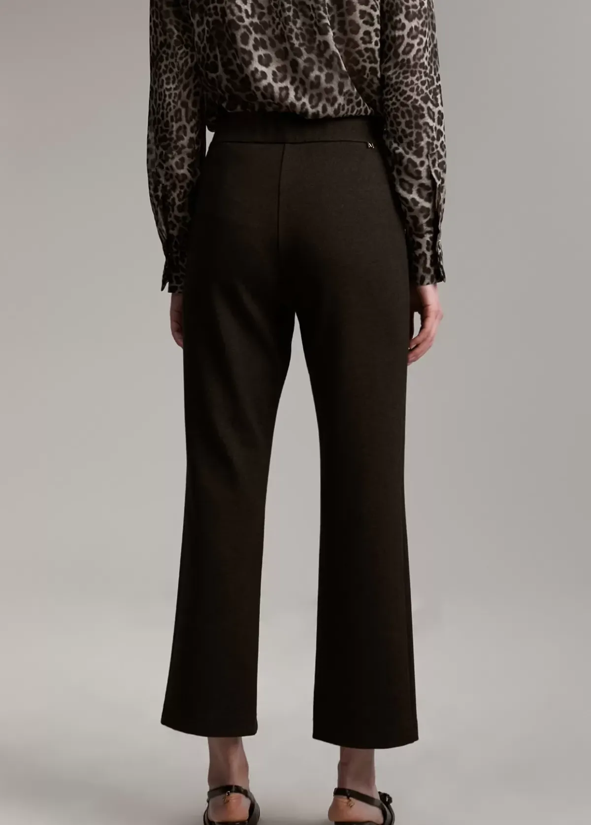 Hot Pantalón detalle botón Pantalones