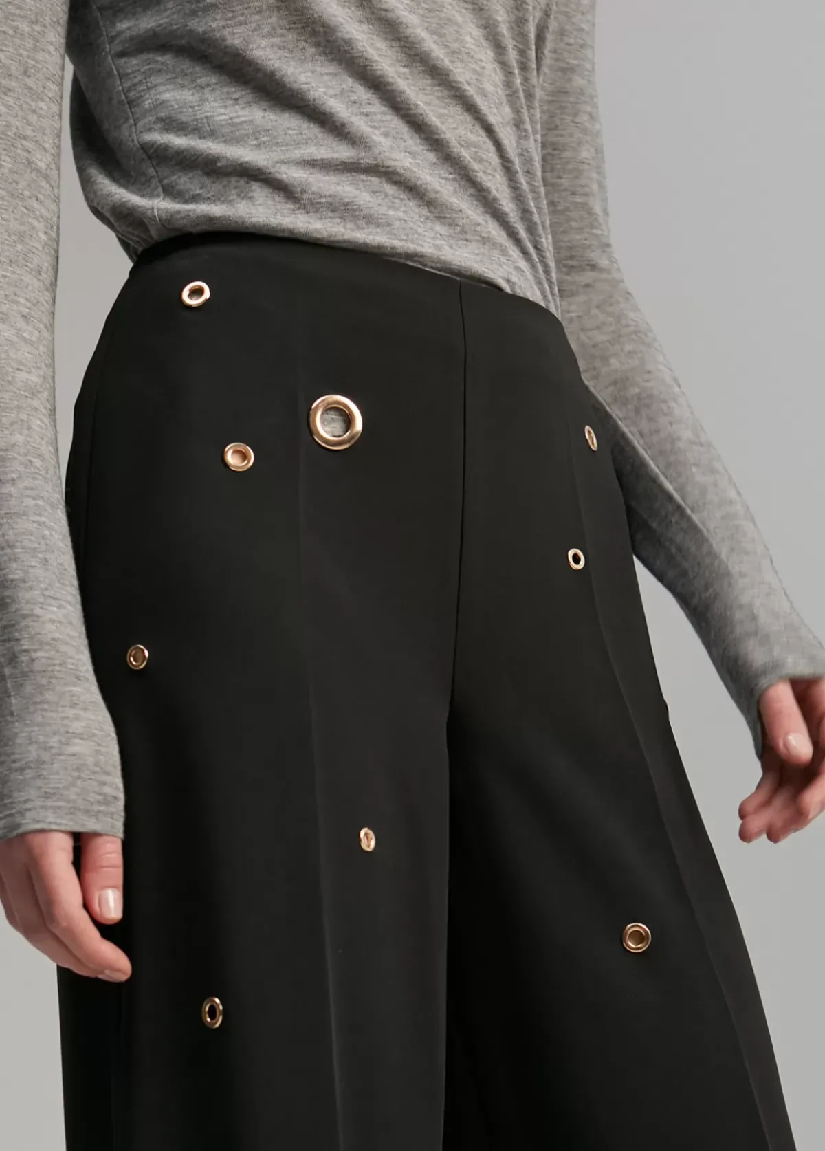 Outlet Pantalón detalle eyelets Pantalones