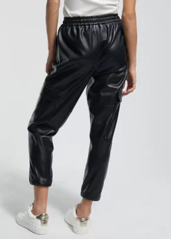 Online Pantalón efecto piel Pantalones