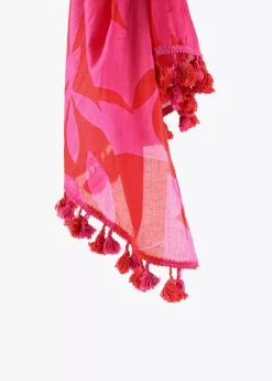 Pareo fucsia y rojo. Accesorios
