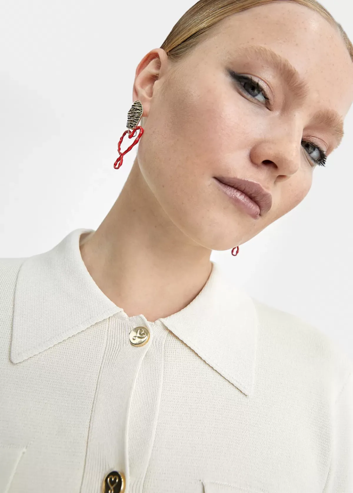 Sale Pendientes corazón lacado Bisuteria