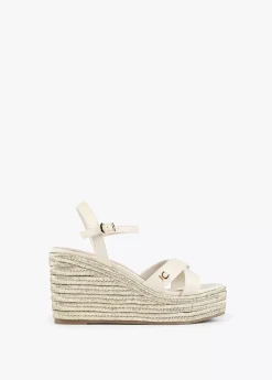 Best Sandalia tipo cuña metalizada Calzado