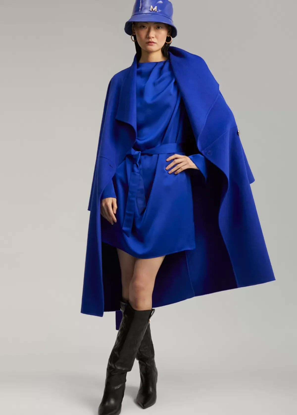 Outlet Vestido corto satinado Vestidos Y Faldas